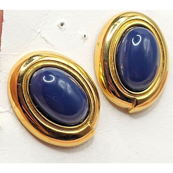 Monet Post Stud Earrings 1in - Picture 1 of 3